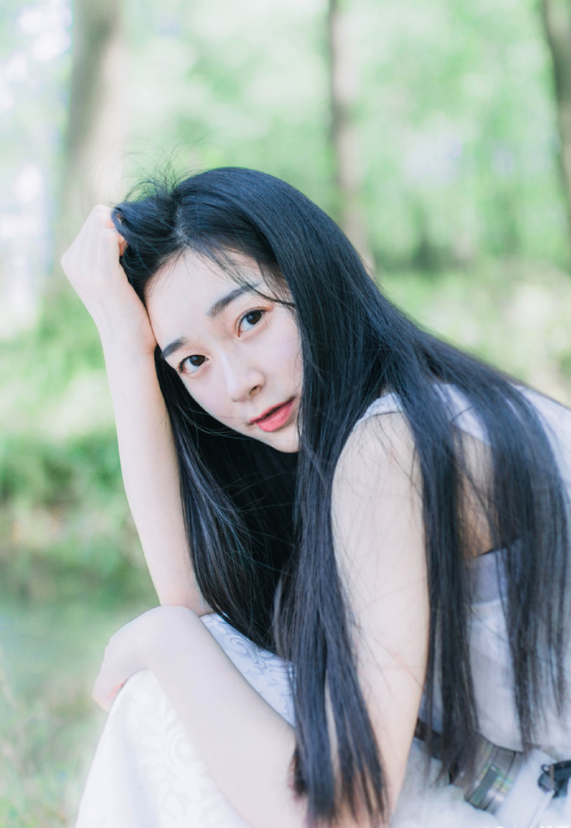 凡事不要想得太复杂，手握的太紧，东西会碎，手会疼。